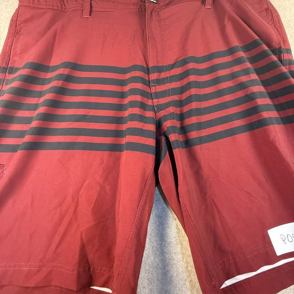 Da Hui Hybrid Collection Board Shorts Mens 42 Burgundy Black Striped Surfer Logo